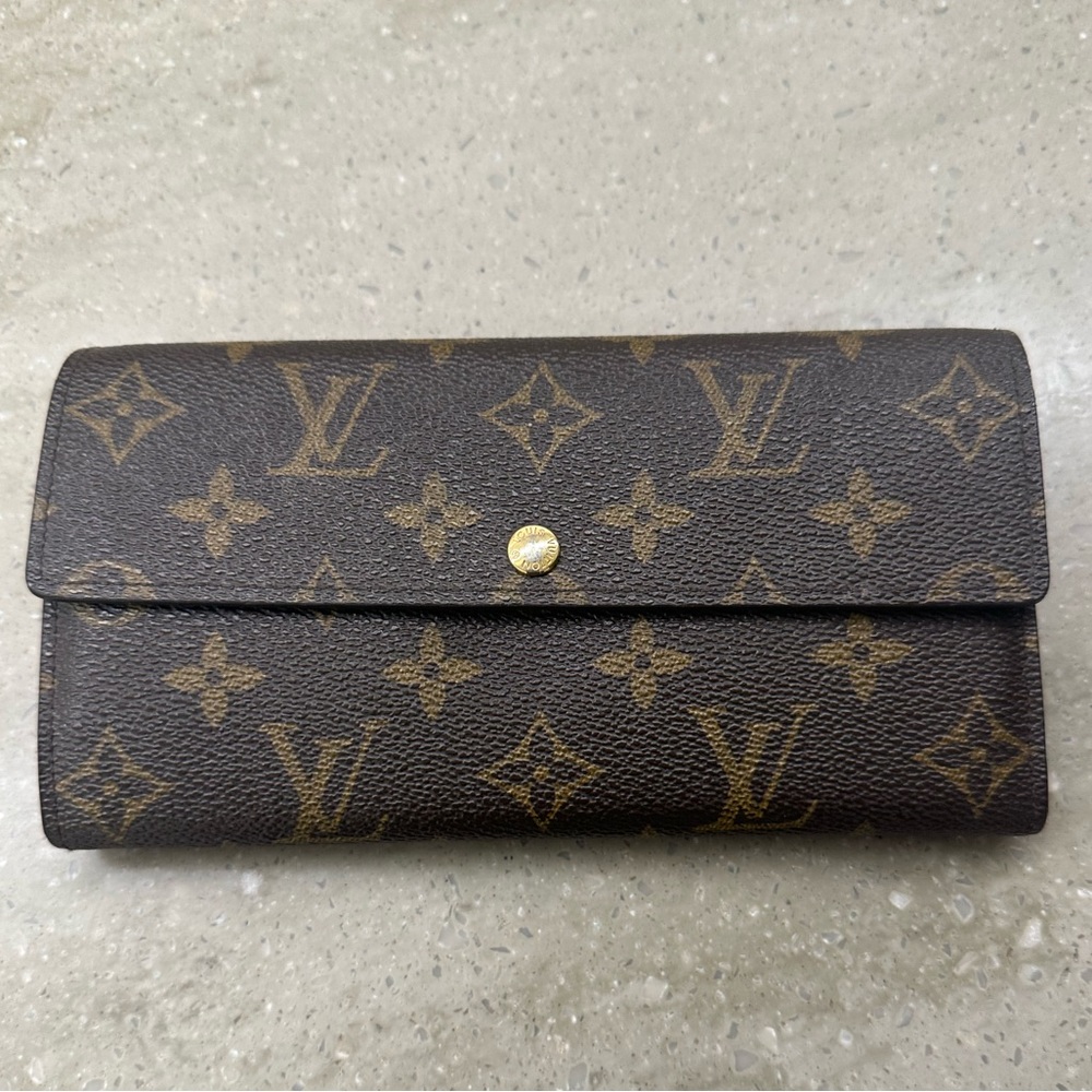 Louis Vuitton Sarah Wallet in Monogram Canvas